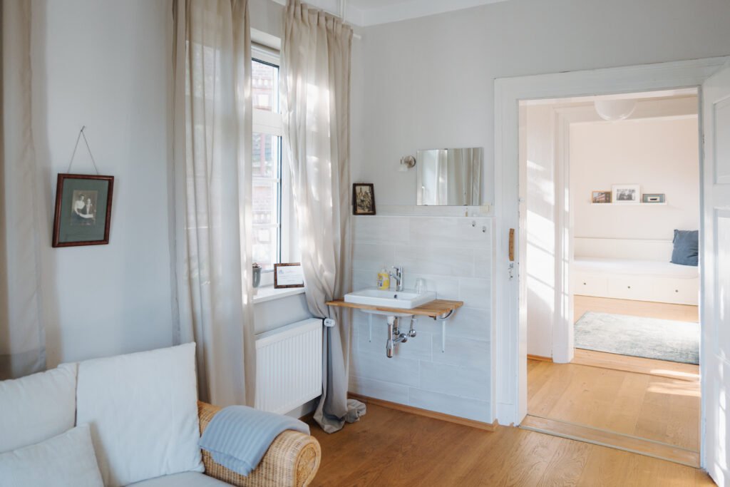 Waschbecken im Doppelzimmer Schwalmpforte